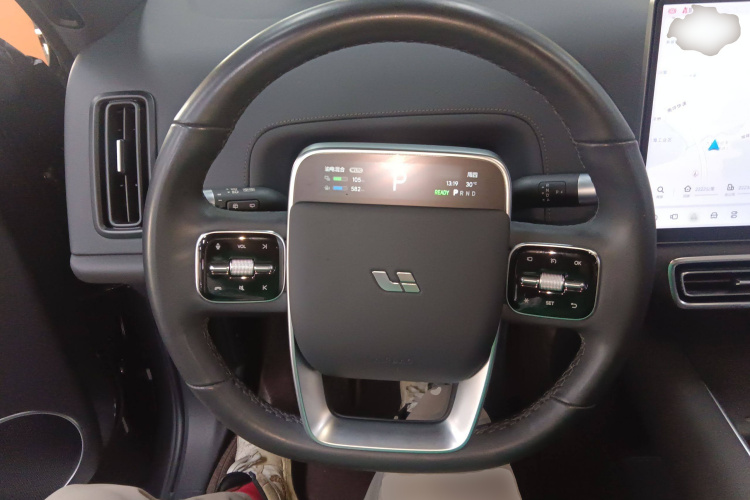 理想汽车 理想L8 2023款 Air中控内饰13