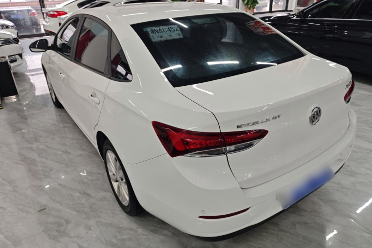 别克 英朗 2021款 改款 典范 1.5L 自动精英型车身外观4