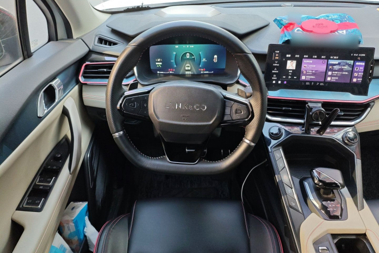 领克06 2020款 1.5T 耀Halo中控内饰13