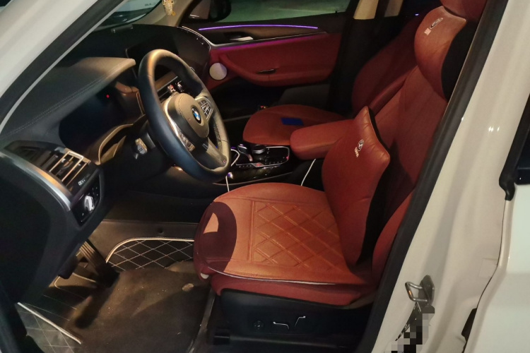 宝马X3 2023款 改款 xDrive30i 领先型 M曜夜套装中控内饰19