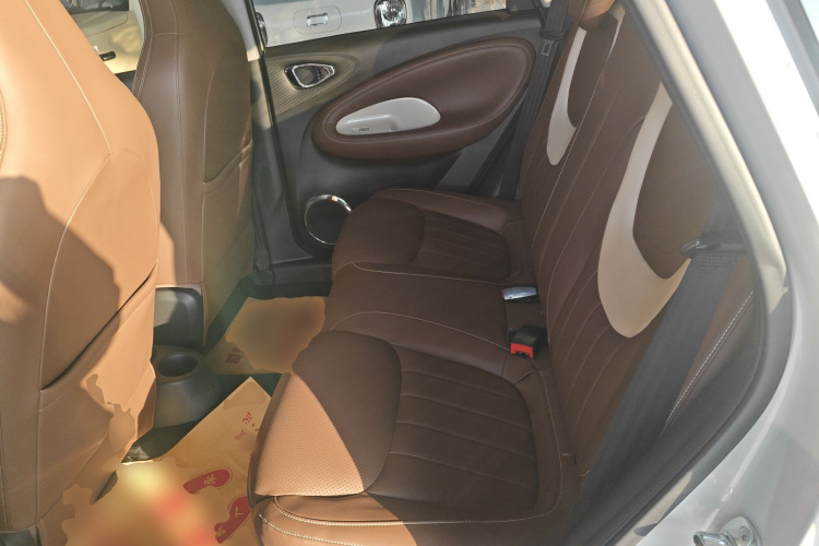 五菱汽车 五菱缤果 2023款 333km 灵犀互联款中控内饰7004