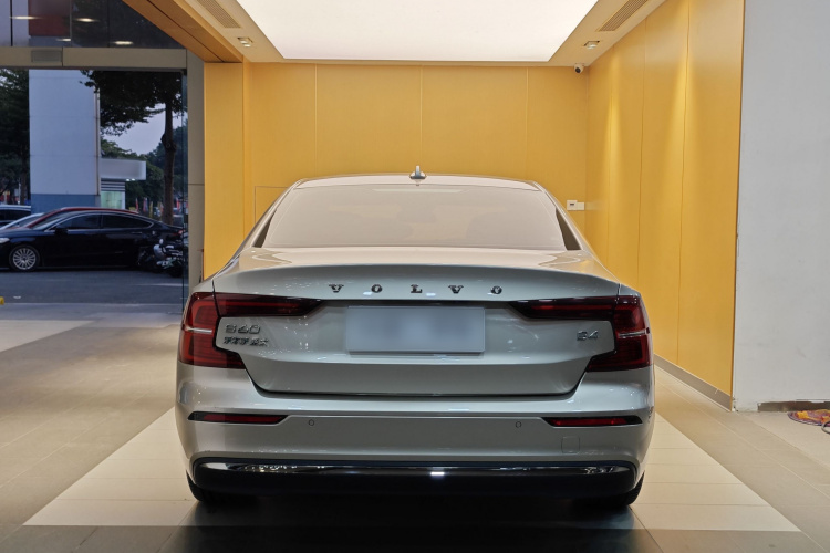 沃尔沃S60 2024款 B4 智逸豪华版车身外观6010