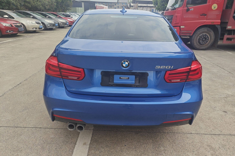 宝马3系 2018款 320i M运动套装车身外观6