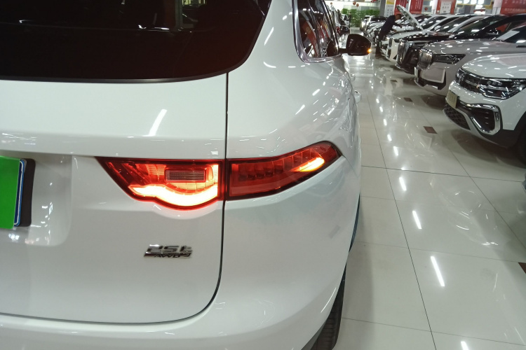 捷豹F-PACE 2020款 2.0T 都市尊享版车身外观9