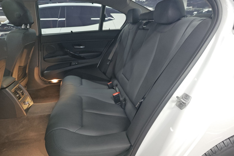 宝马3系 2017款 320Li 时尚型中控内饰21