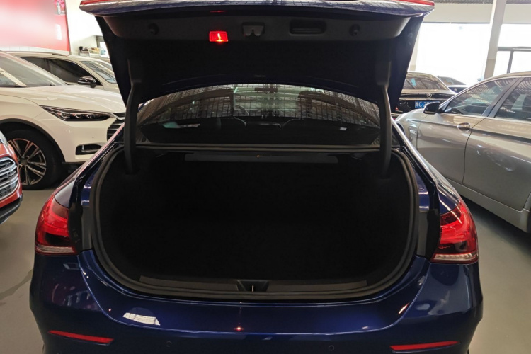 奔驰A级 2020款 改款 A 200 L 运动轿车动感型局部细节23