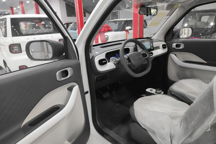 吉利银河 熊猫 2025款 210km 元气熊中控内饰20