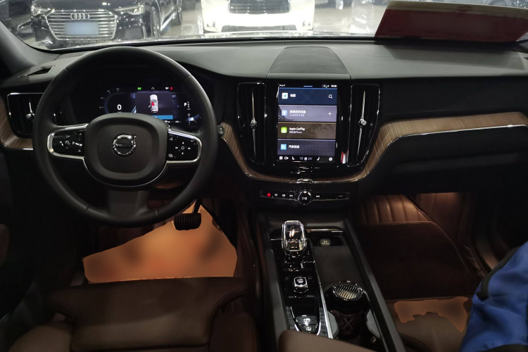 沃尔沃XC60 2023款 B5 四驱智远豪华版中控内饰7002