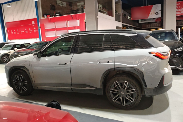 蔚来EC6 2022款 75kWh 运动版车身外观4