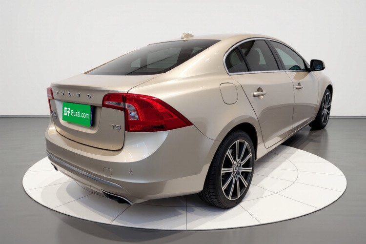 沃尔沃S60 2019款 S60L 改款 T5 智驭菁英版车身外观7