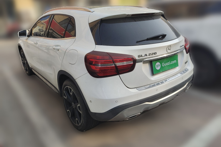 奔驰GLA 2017款 GLA 220 4MATIC 时尚型车身外观6003