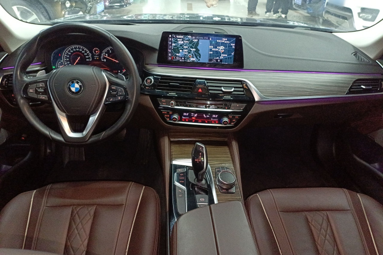 宝马5系 2018款 530Li 尊享型 豪华套装中控内饰12
