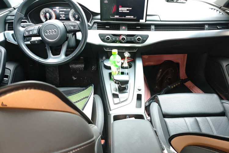 奥迪A4L 2022款 40 TFSI 时尚动感型中控内饰12