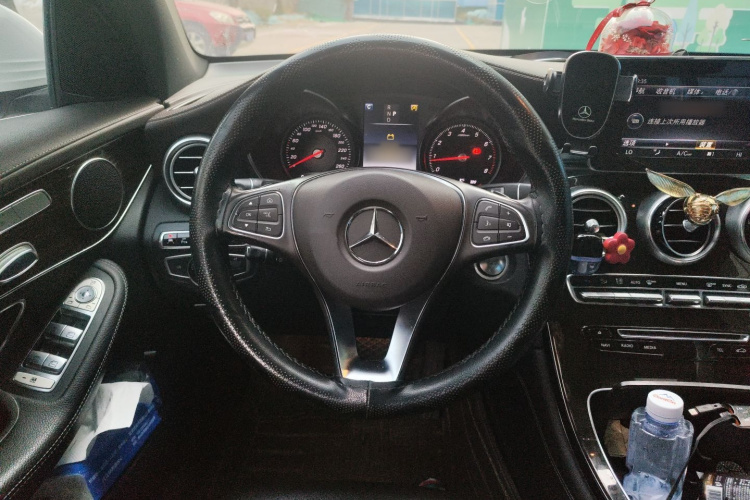 奔驰GLC 2016款 GLC 260 4MATIC 豪华型中控内饰13