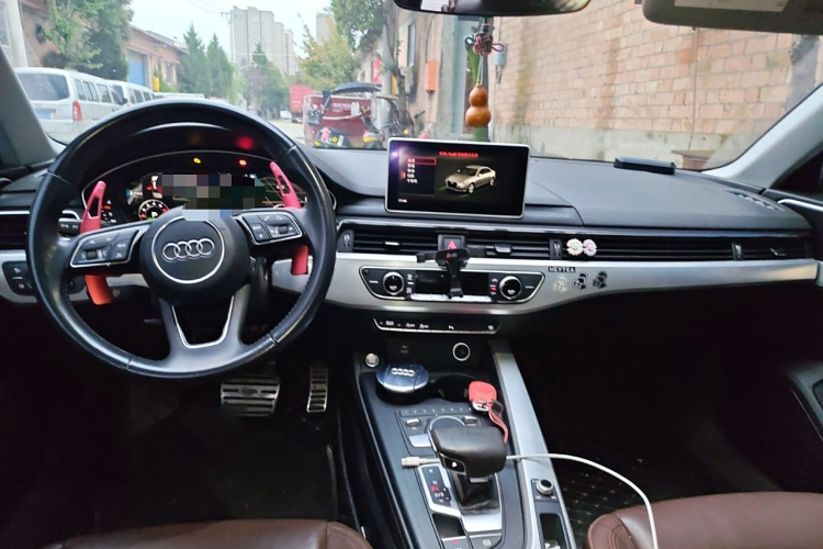 奥迪A4L 2018款 30周年年型 40 TFSI 时尚型中控内饰7002