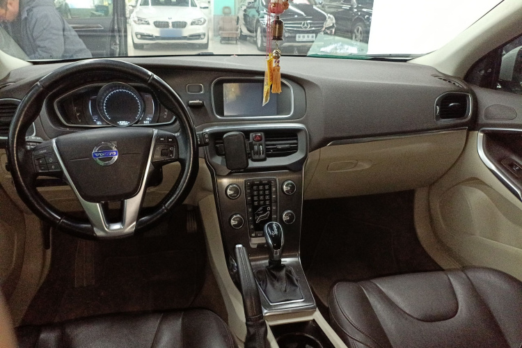沃尔沃V40 2015款 1.6T 智雅版中控内饰7002