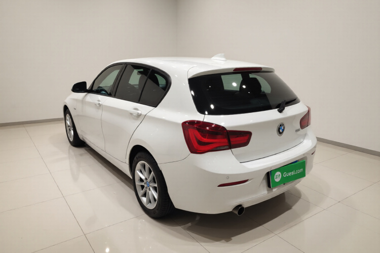 宝马1系(进口) 2016款 118i 都市设计套装车身外观5