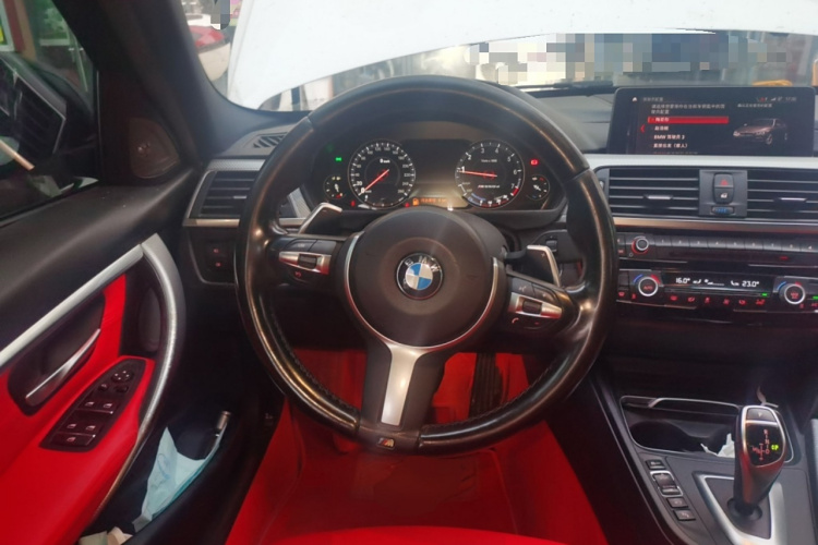 宝马3系 2019款 320i M运动曜夜版局部细节13