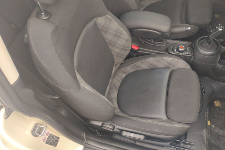 MINI 2018款 1.5T COOPER 经典派局部细节41