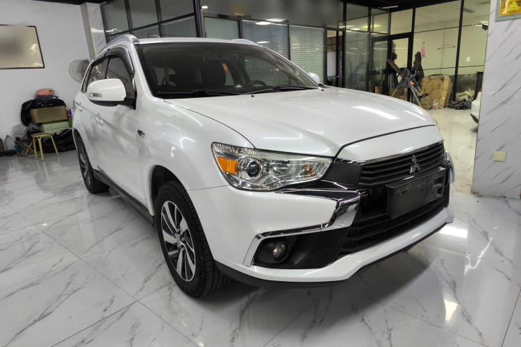 三菱 劲炫ASX 2018款 2.0L CVT两驱尊享版车身外观3