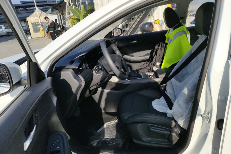 荣威i5 2026款 1.5L CVT豪华版中控内饰19