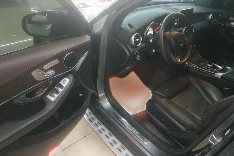 奔驰GLC 2018款 改款 GLC 300 4MATIC 动感型中控内饰7003