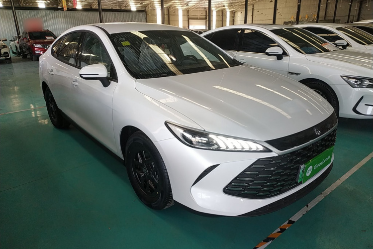 比亚迪 秦PLUS 2025款 DM-i 智驾版 55KM领先型车身外观3