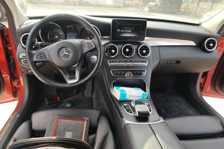 奔驰C级 2017款 改款 C 200 L 运动版中控内饰12