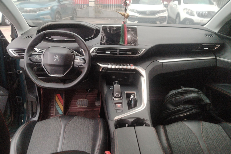 标致5008 2017款 350THP 7座精英版中控内饰12