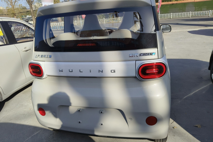 五菱汽车 宏光MINIEV 2024款 第三代 215km 青春版车身外观6