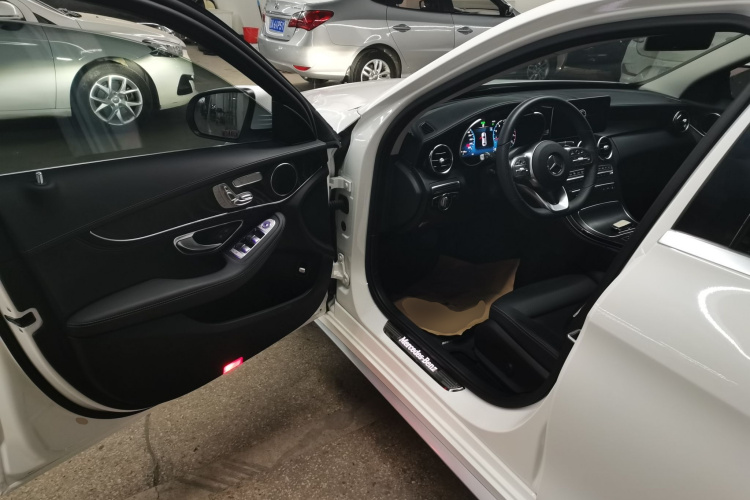 奔驰C级 2020款 改款 C 260 L 运动版中控内饰7003