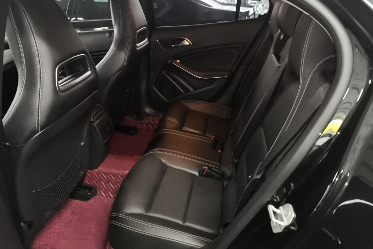 奔驰GLA 2016款 GLA 200 时尚型中控内饰21