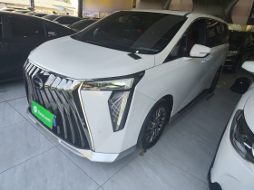 广汽传祺 传祺M8 2023款 宗师系列 双擎 御尊版