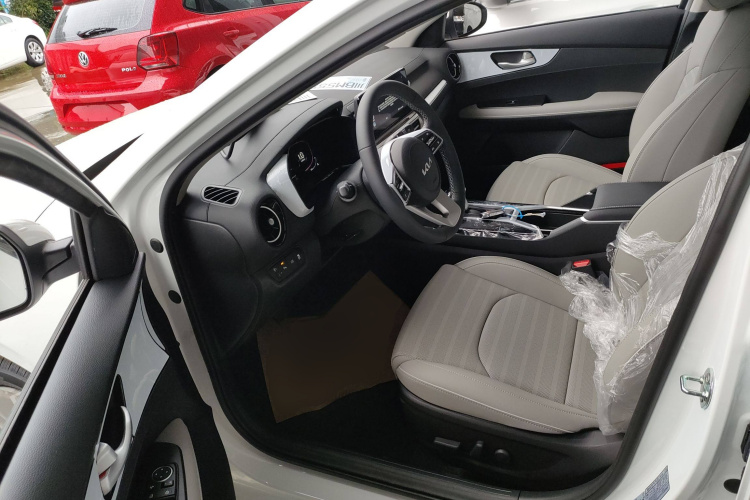 起亚K3 2024款 1.5L CVT豪华智享版中控内饰19