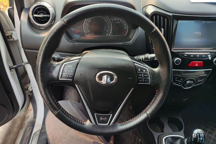长城M4 2014款 1.5L 手动豪华型中控内饰13