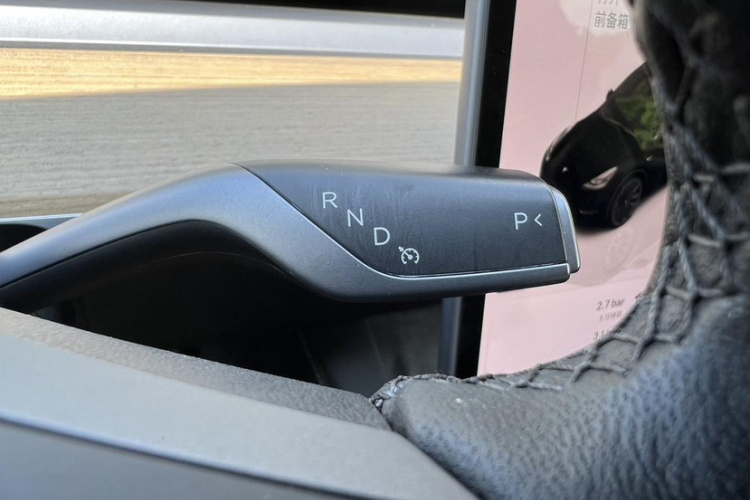 特斯拉 Model Y 2022款 长续航全轮驱动版局部细节18