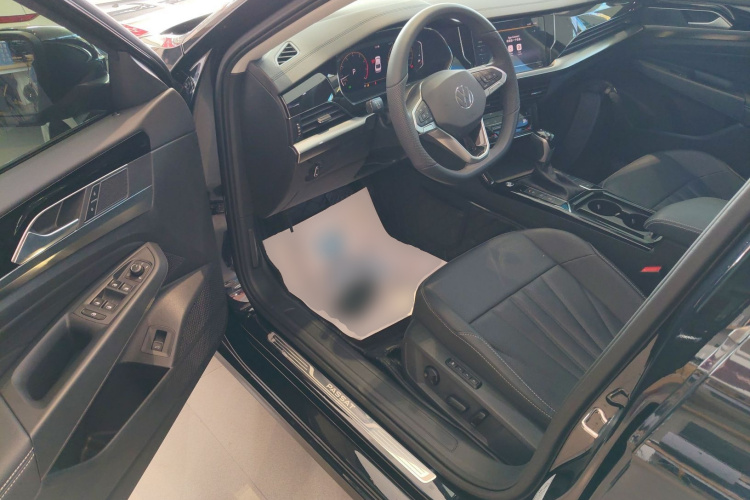 大众 帕萨特 2025款 出众款 380TSI 龙腾版中控内饰20