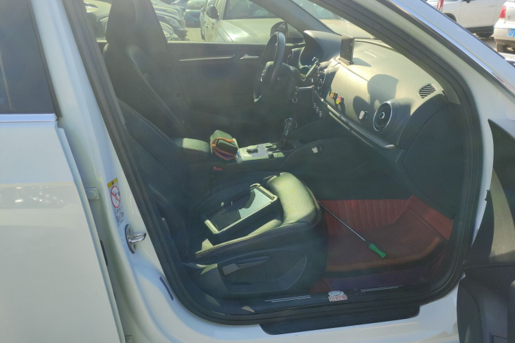 奥迪A3 2018款 30周年年型 Sportback 35 TFSI 进取型局部细节41