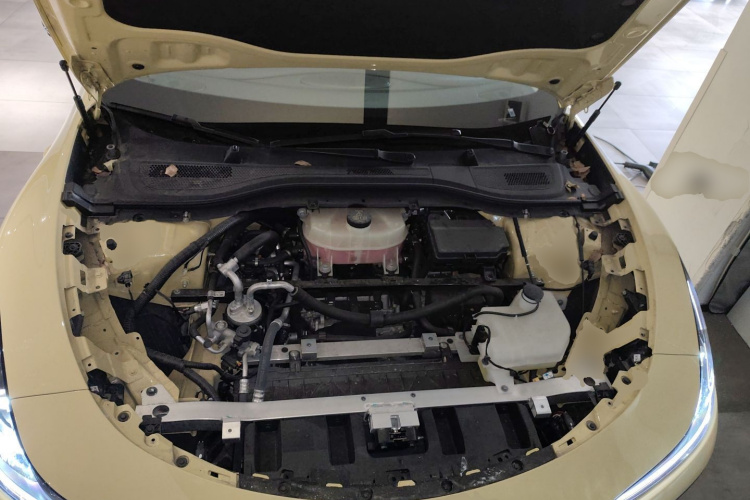 智己汽车 智己L6 2024款 Max 超强性能版机舱底盘24