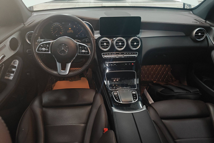 奔驰GLC 2020款 改款 GLC 260 L 4MATIC 动感型中控内饰7002