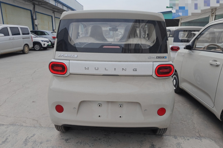 五菱汽车 宏光MINIEV 2024款 第三代 215km 青春版车身外观6