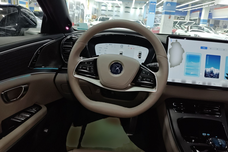 比亚迪 汉 2025款 DM-i 125KM激光雷达智驾型中控内饰13
