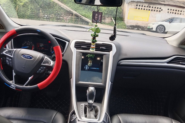 福特 蒙迪欧 2013款 1.5L GTDi180时尚型中控内饰7001