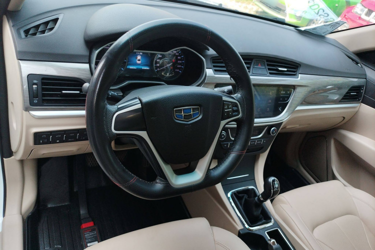 吉利汽车 帝豪 2017款 三厢百万款 1.5L 手动豪华型中控内饰7002