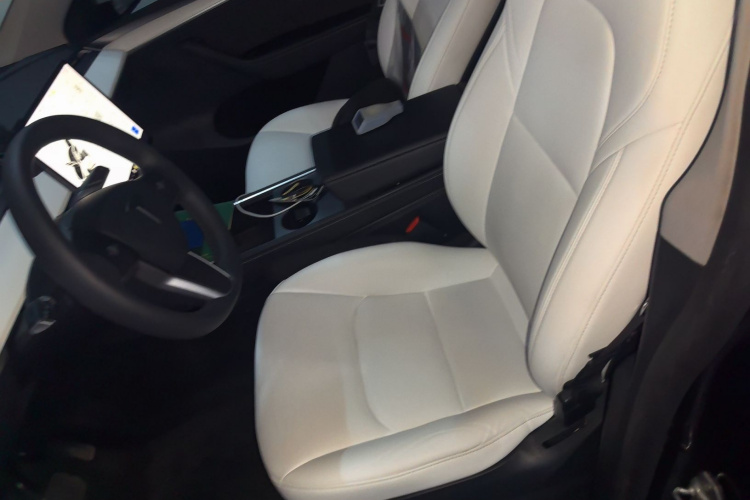 特斯拉 Model Y 2021款 长续航全轮驱动版局部细节19