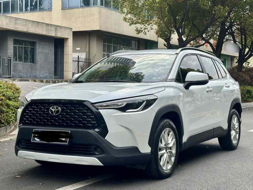 丰田 卡罗拉锐放 2023款 2.0L 先锋版(2)