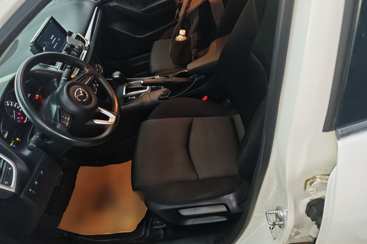 马自达3 昂克赛拉 2017款 三厢 1.5L 自动舒适型 国V中控内饰19