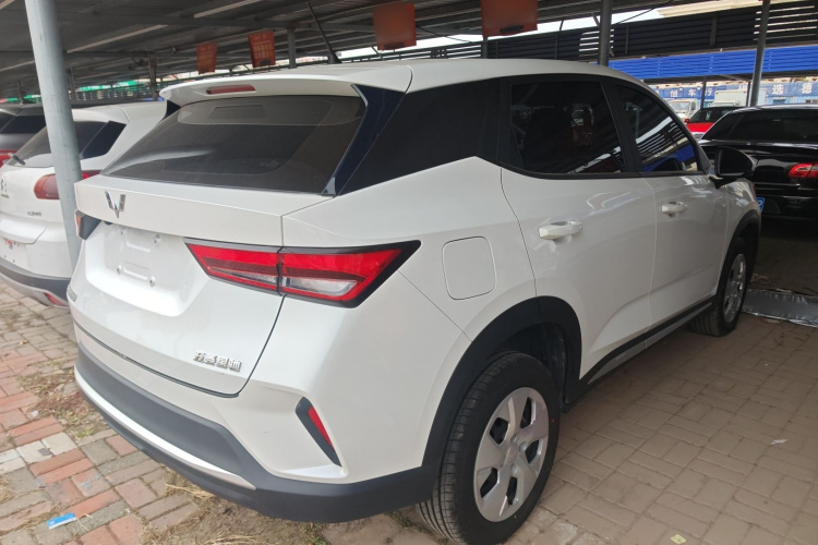 五菱汽车 五菱星驰 2022款 1.5L 手动自由型车身外观7