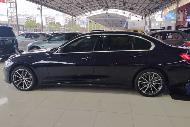 宝马3系 2023款 320Li M运动套装车身外观6003
