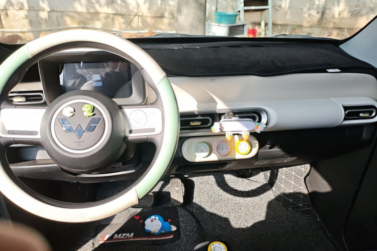 五菱汽车 宏光MINIEV 2024款 第三代 215km 青春版中控内饰12